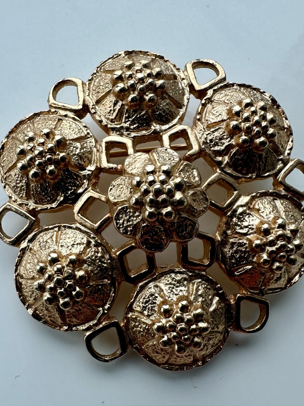 Vintage Gold Tone Floral Cluster Brooch - Women's Jewelry Accessory